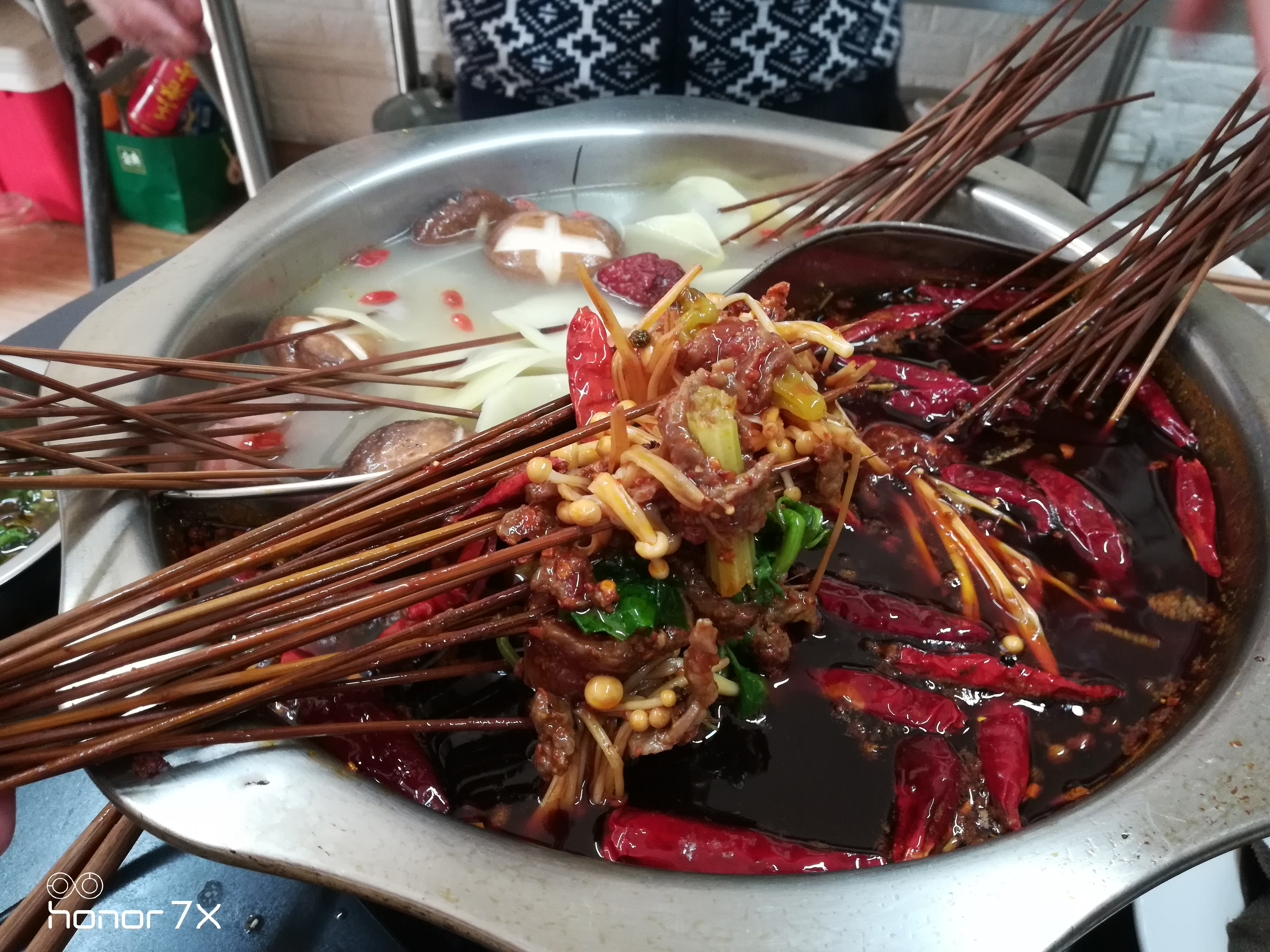 成都串串香技術(shù)培訓，學習正宗串串香技術(shù)做法(圖1)